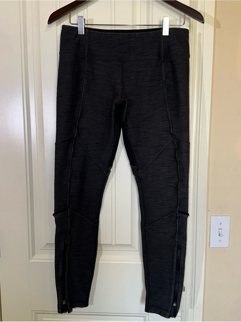Lululemon Thick Durable Athletic Leggings Zippers Size 10